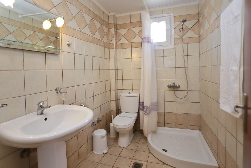 Kapahi Magic Hotel Apartments Potos Oda fotoğraf